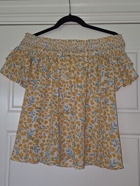 Easel Off-Shoulder Floral Flutter Sleeve Top Size Med To XL